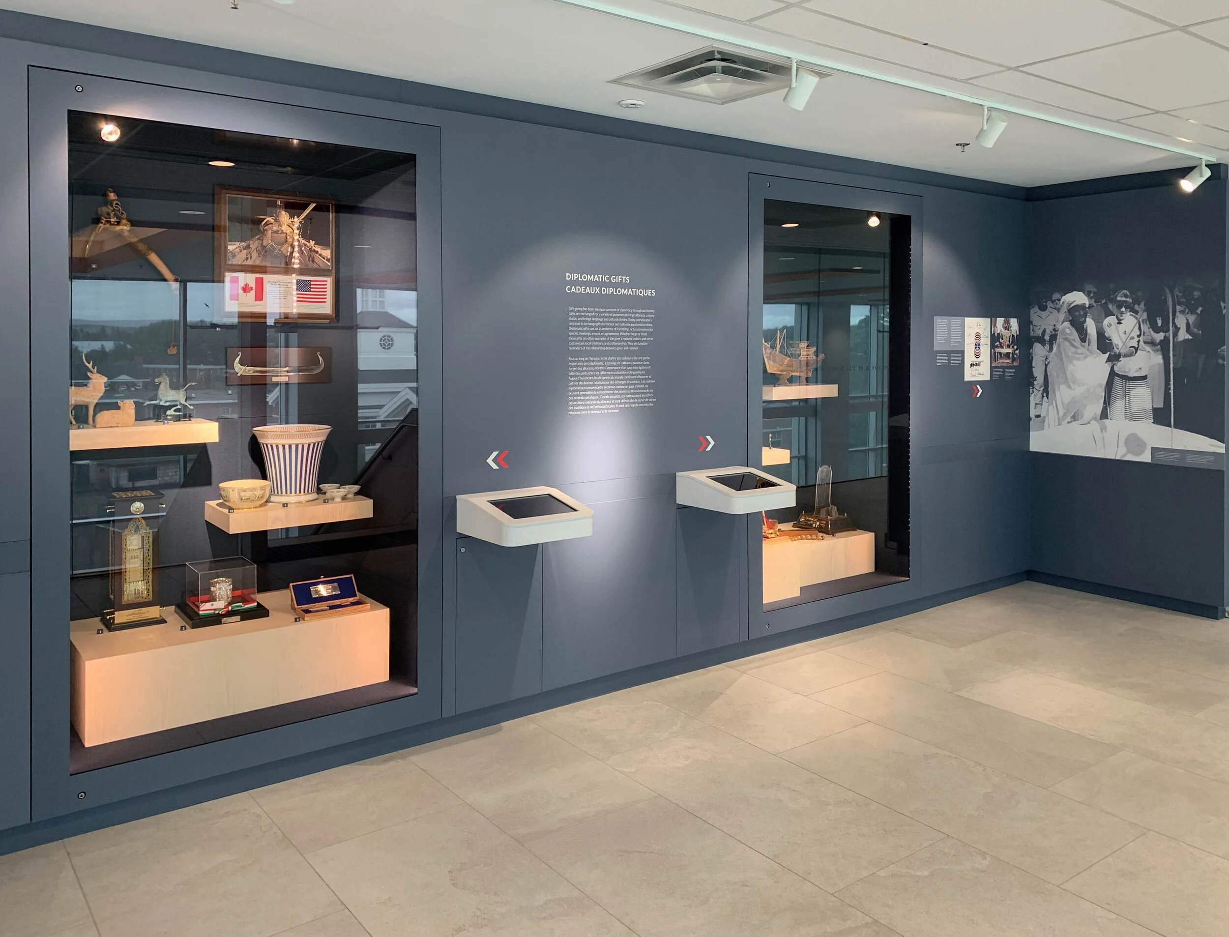 Small alcoves, pods, and walls throughout the building feature different themes and stories from Prime Minister Mulroney’s years of public service.