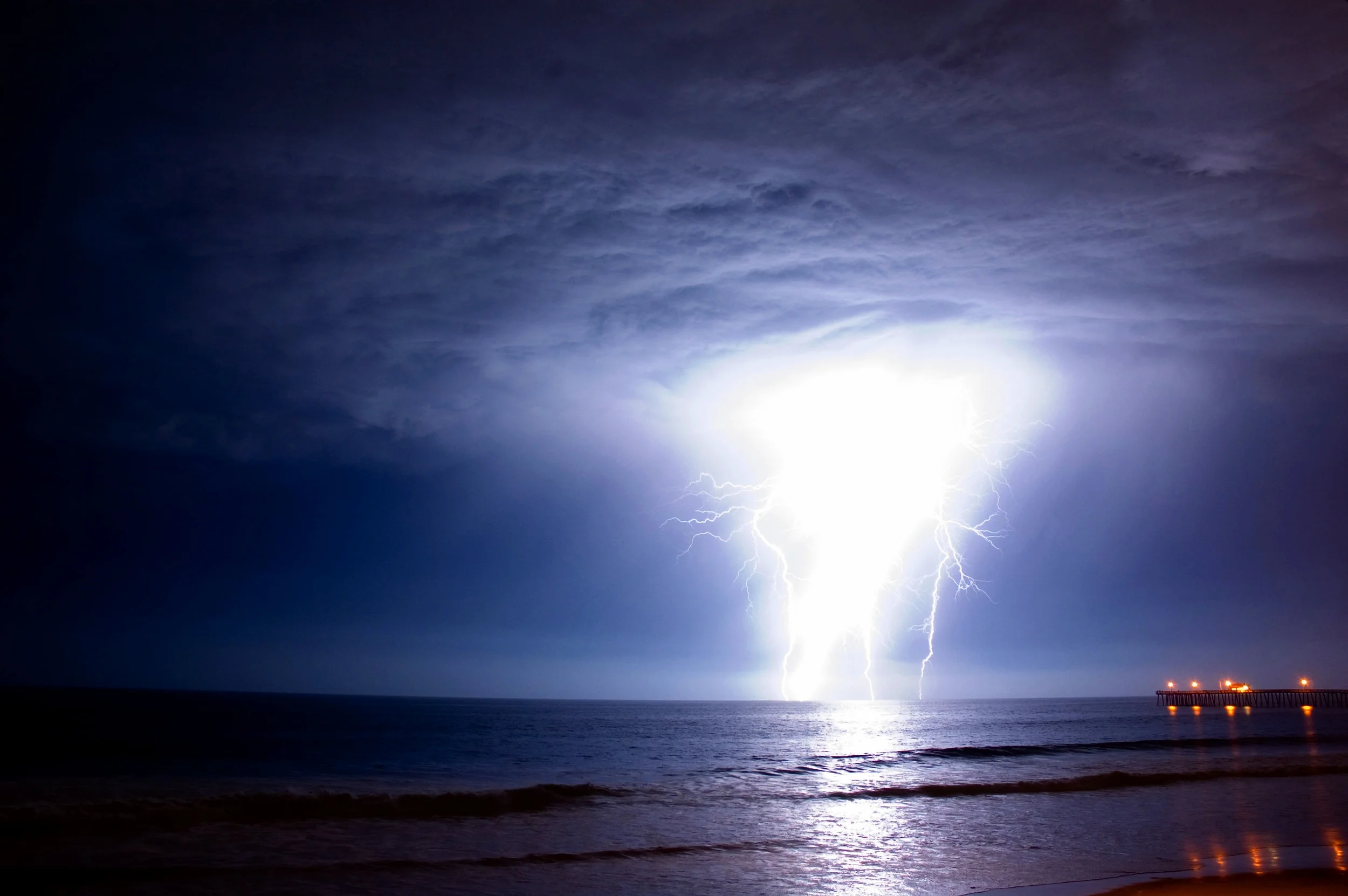 lightning in San Clemente 1.jpg