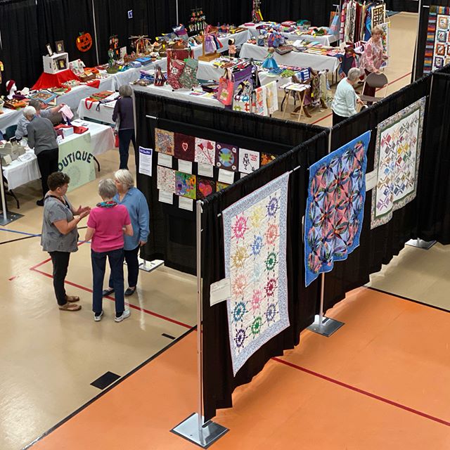 Scenes from the quilt show today. Join us Saturday (October 5, 2019) to see Quilts from the Village at the Libertyville Sports Complex.
#VQshow2019 #QuiltsfromtheVillage #quilting #quilt #sewing #quiltshow #VillageQuilters #VillageQuiltersLBLF
