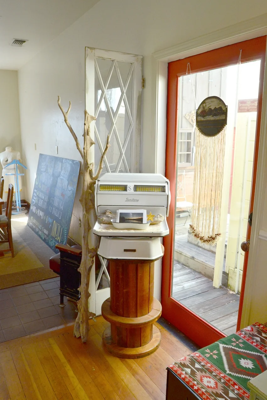 Kitkitdizzi - Nevada City, California via jenniferesnyder.com/blog