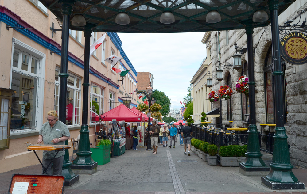 Go: The Victoria International Buskers Festival