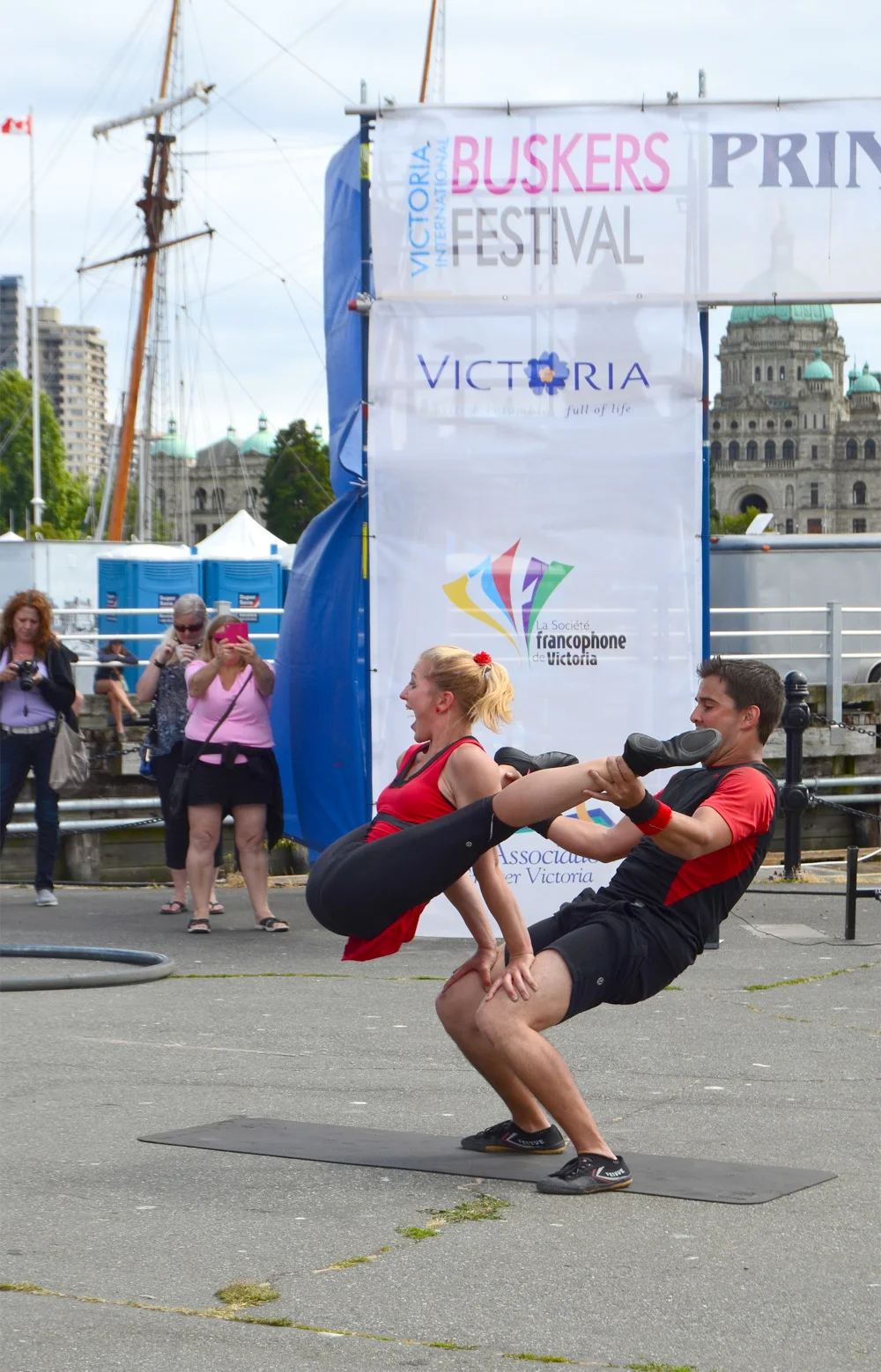 Go: The Victoria International Buskers Festival