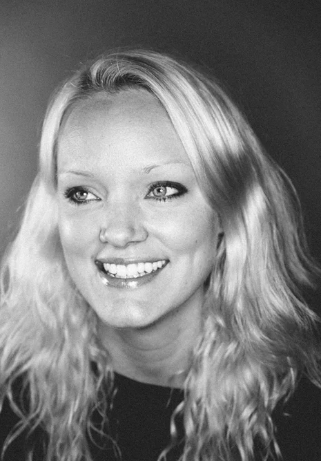 Tina Essmaker of The Great Discontent // creatingyourownpath.com