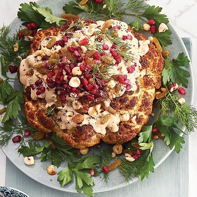 Roasted whole cauliflower for the holidays!  Image @robby___c for @cleaneatingmag props @the.props.ca #roastedcauliflower #holidayfare #holidays #adorned #pretty #instaholidays #homecooking #colorful #tastyfood #satisfying #healthyeating #foodstylist