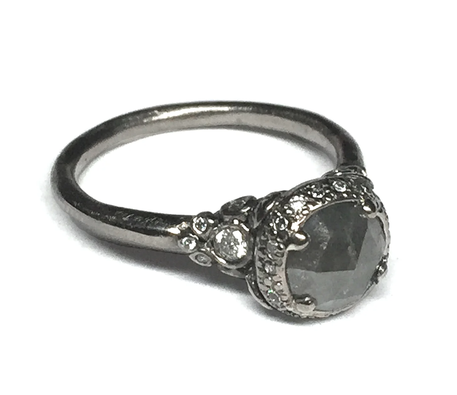 18-carat-white-gold-opaque-gray-diamond-white-diamond-ring-(topside).JPG