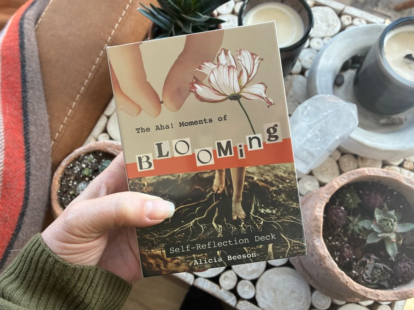 Samples are on their way to 3 very special people. 🙌 Be sure to give them a follow on Instagram and YouTube to see their reviews of the deck! 💫 
@lisapapez @sylvansway @ash.weis