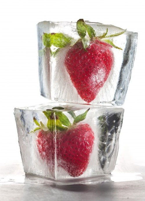 Food_StrawberryIceCubes2.jpg