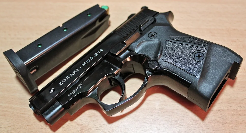 Zoraki Mod.914 9mm P.A.K. Blank Gun and Magazine