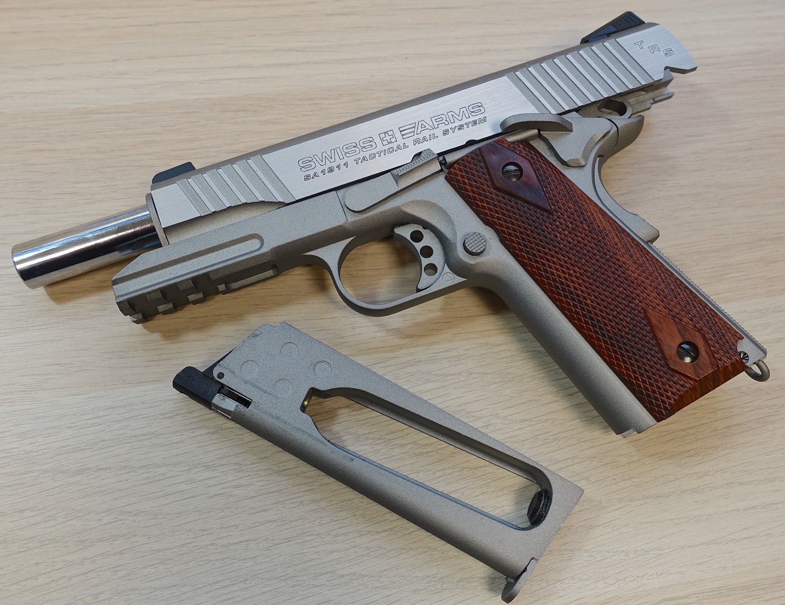 Cybergun Swiss Arms SA 1911 Silver - steel bb guns 4.5mm - Airsoft store,  replicas and military clothing with real stock and shipments in 24 working  hours.