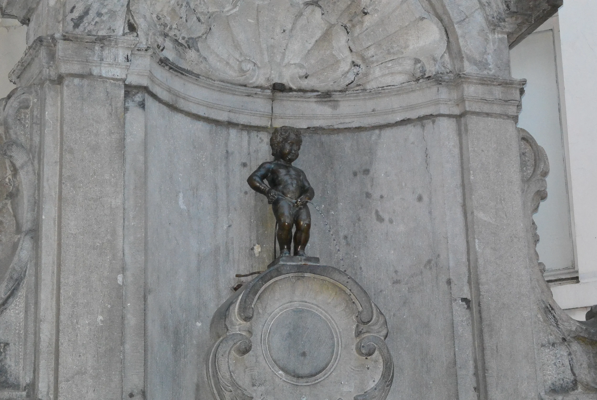 ​The mannekan pis in the buff