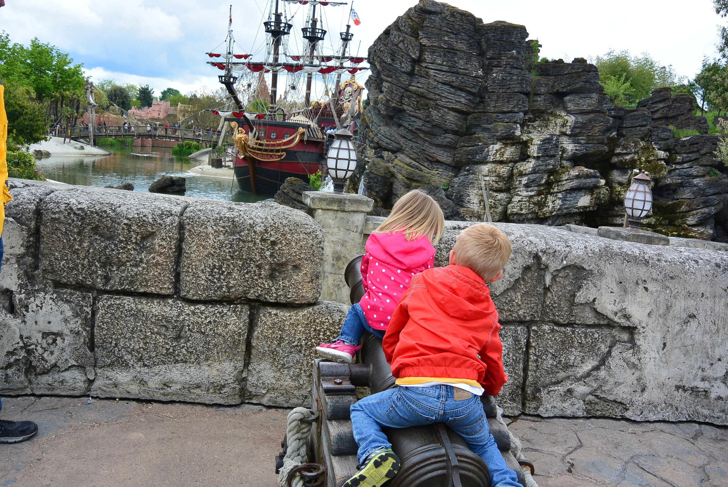 Lance and Peyton enjoying the pirate's canon.​