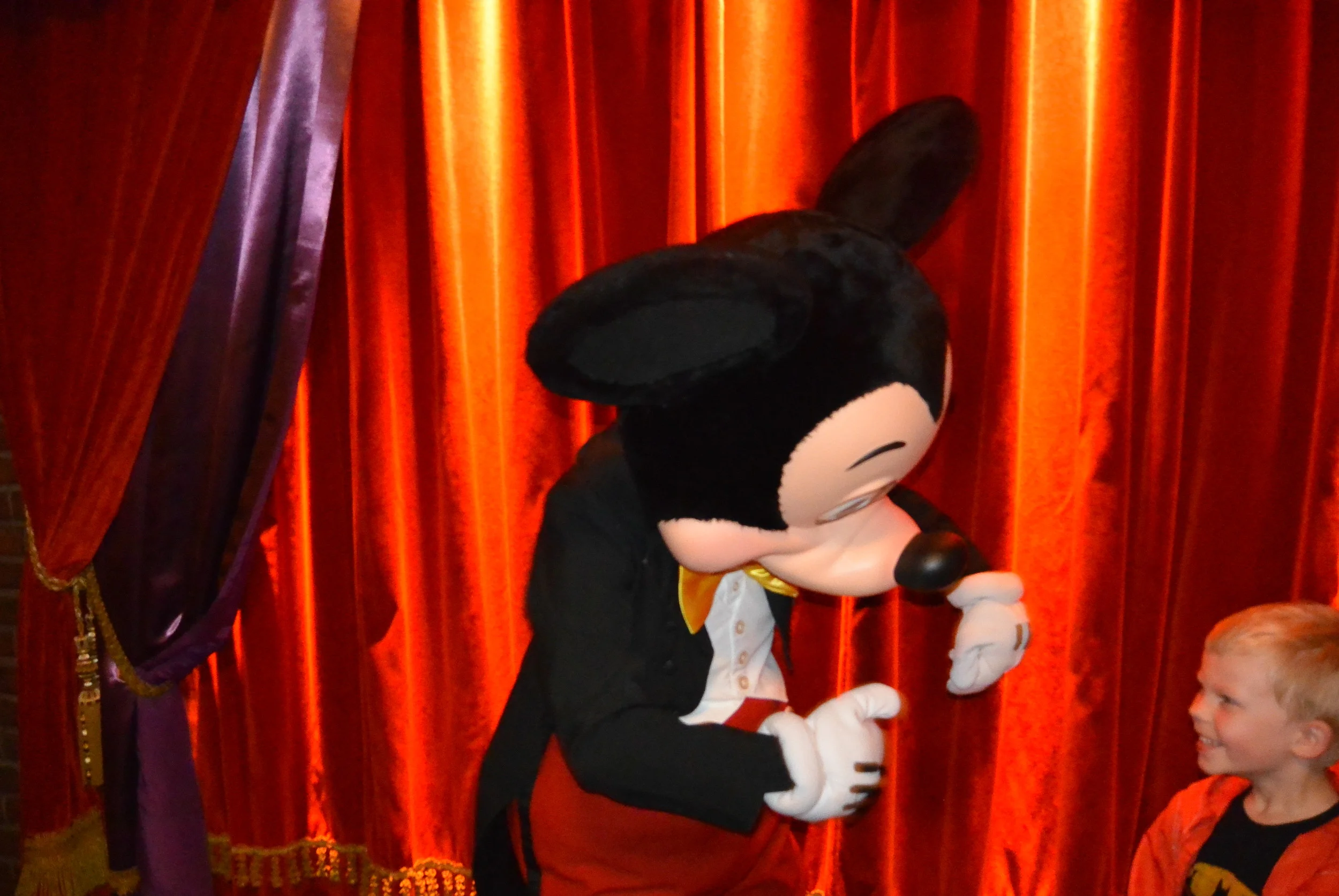 happy boy meeting Mickey! &nbsp;look at that smile!