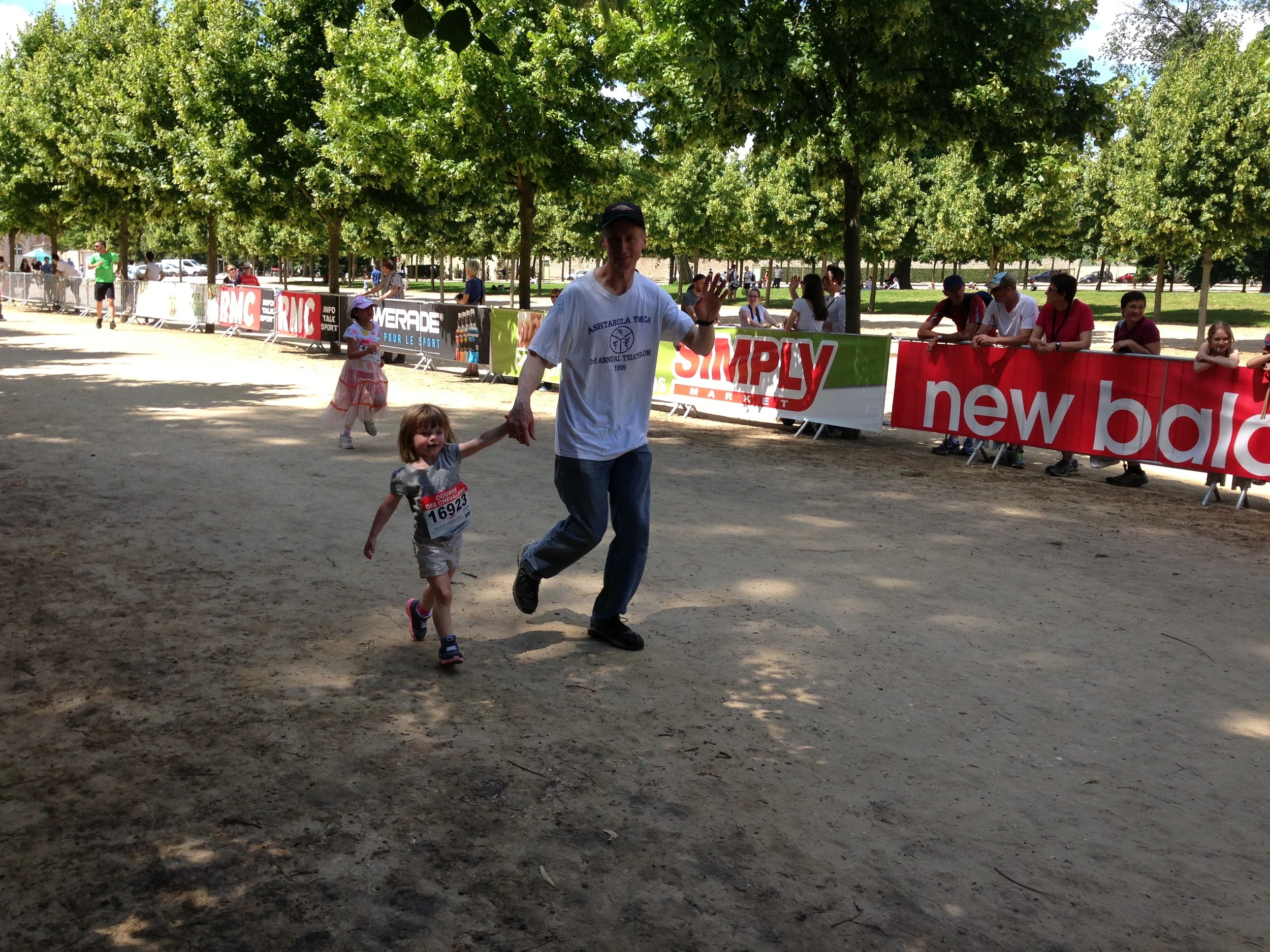 Here comes Peyton and Keith!