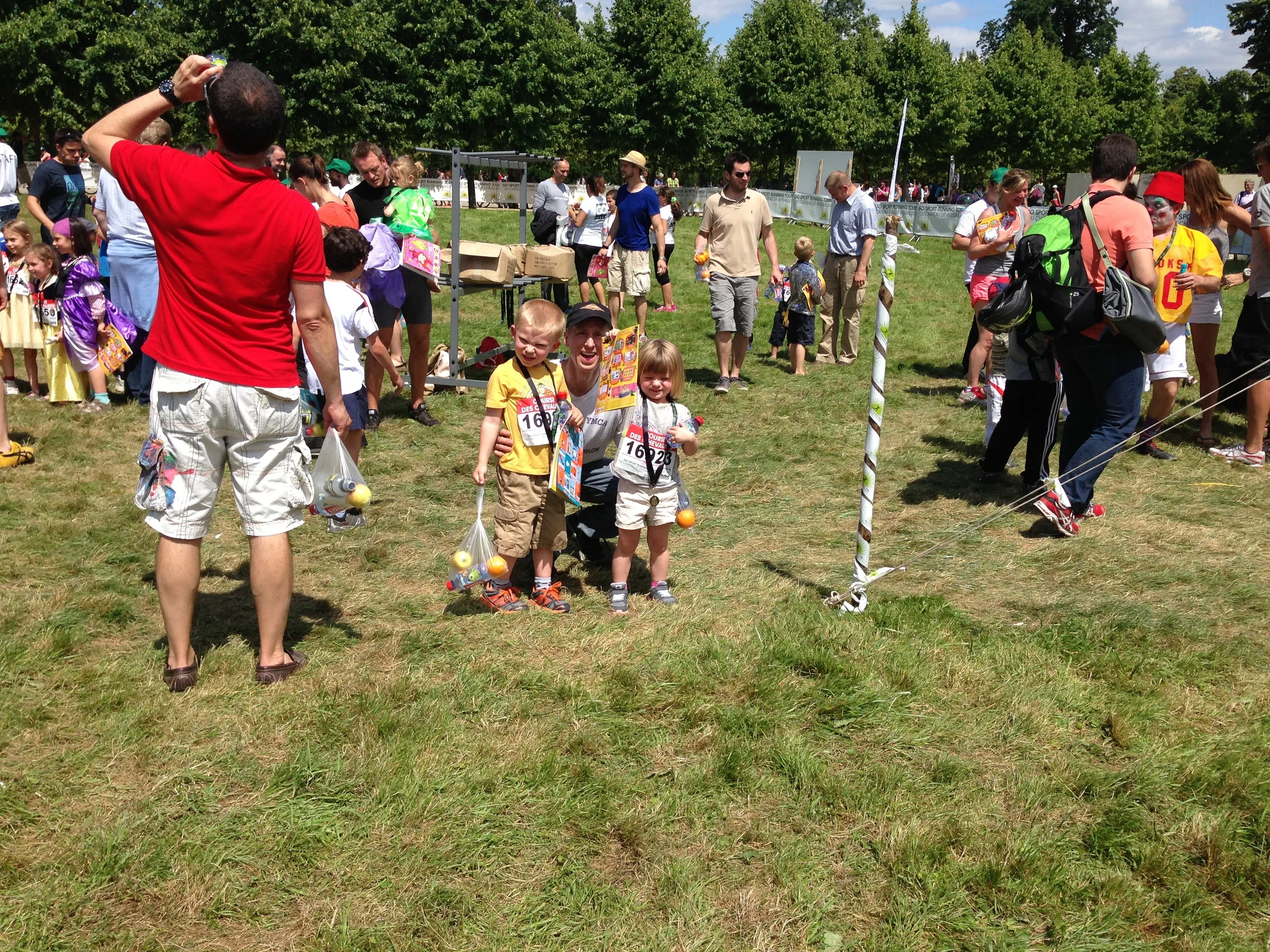 THe kids getting their goodie bags!
