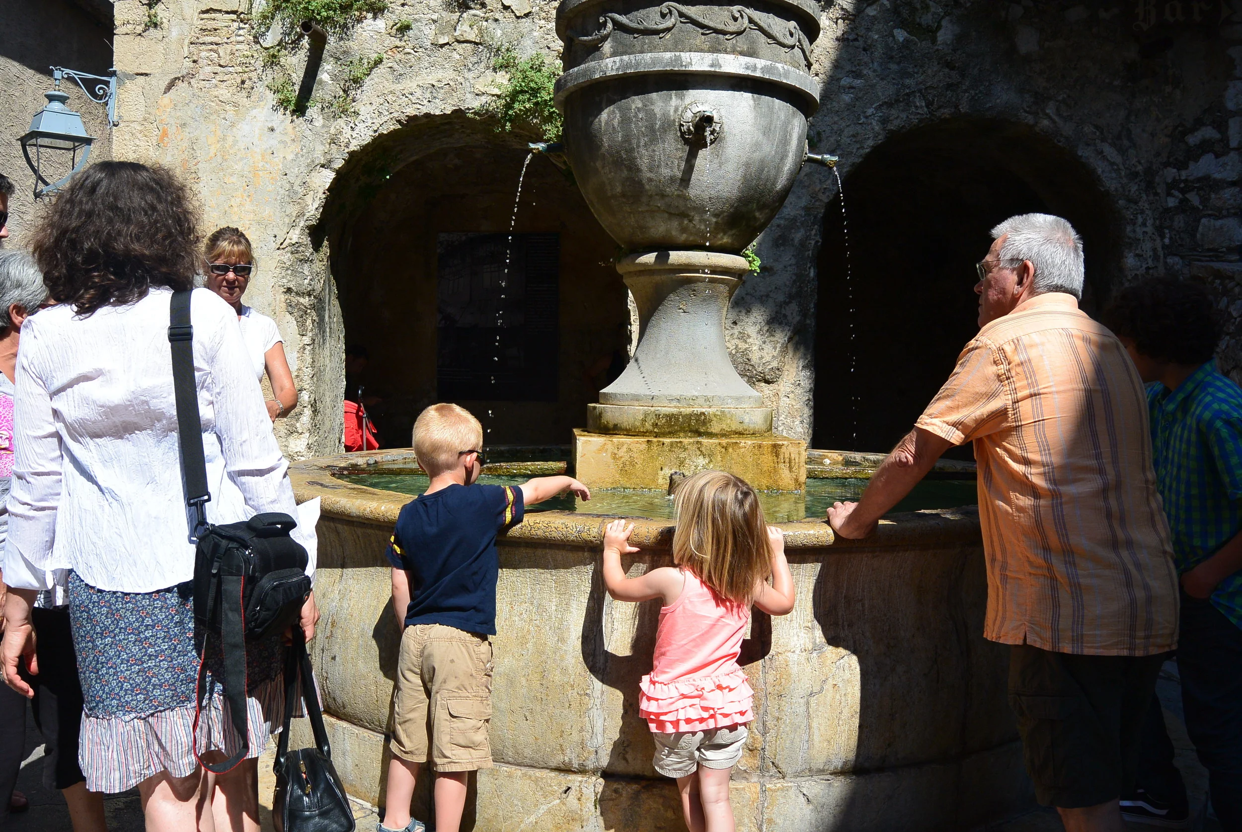 kids playing in another fountain.