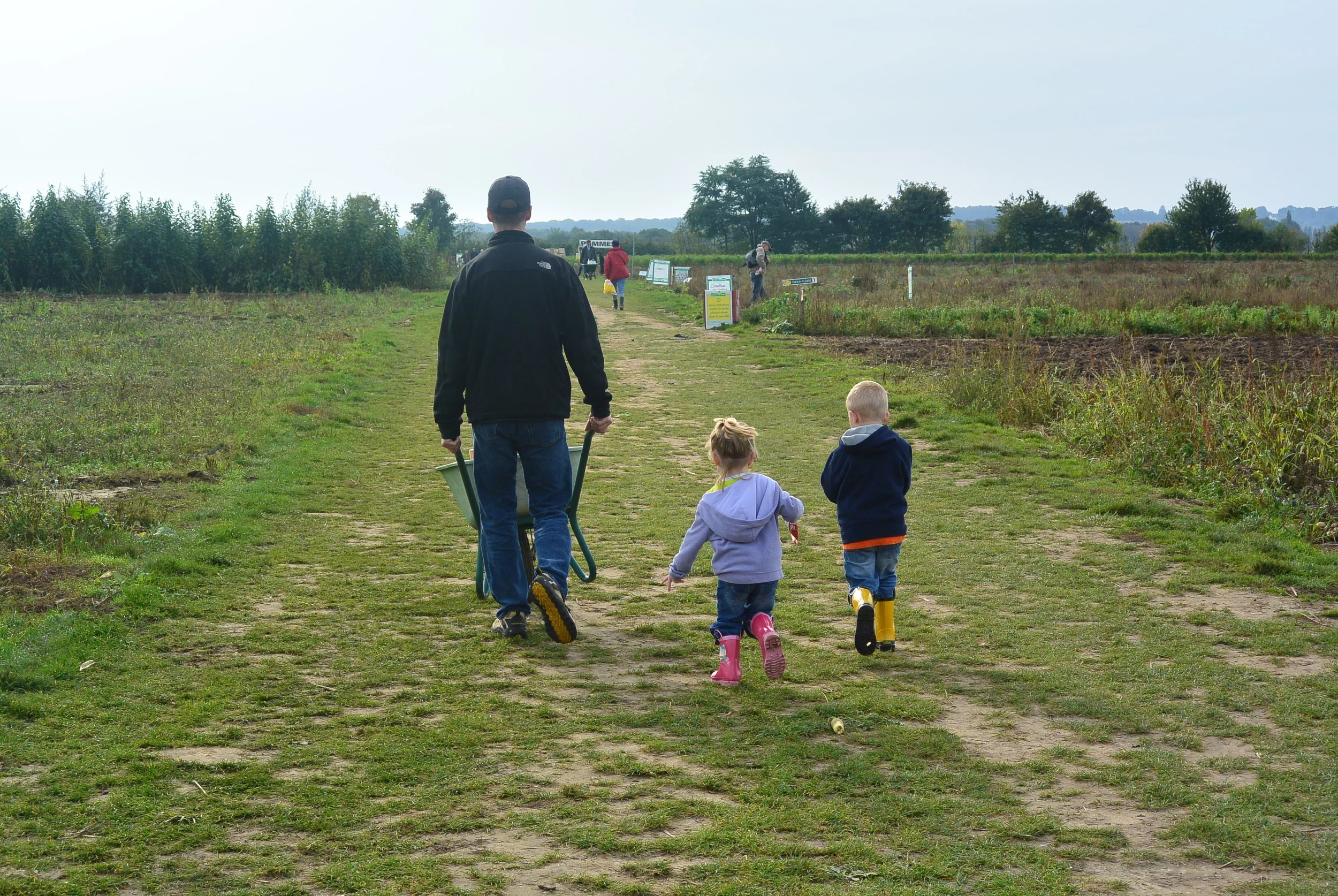 Heading out to get some pommes (apples) 