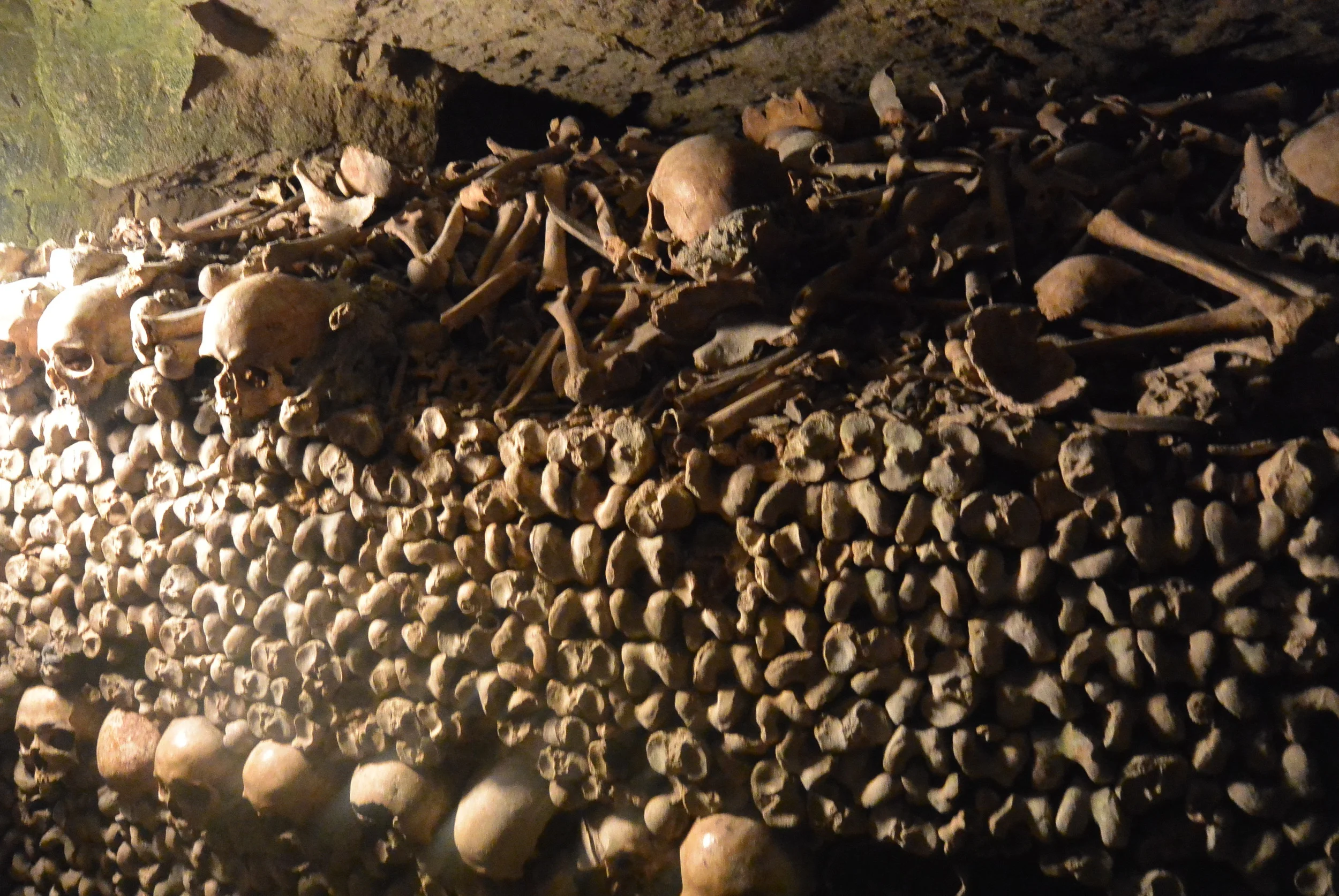 I finally got to the Paris catacombs!