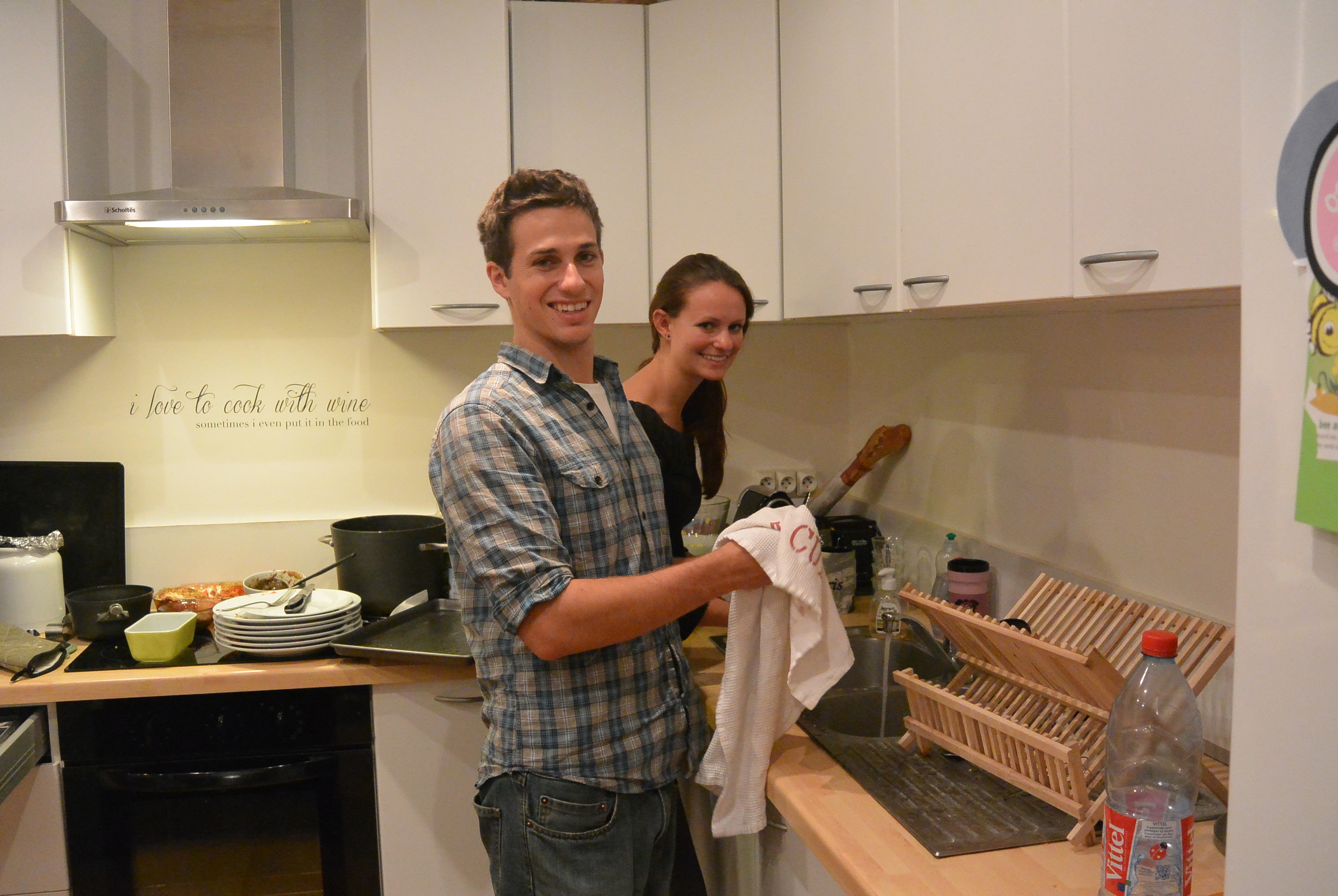Caroline and Jeff....doing Thanksgiving dishes!!