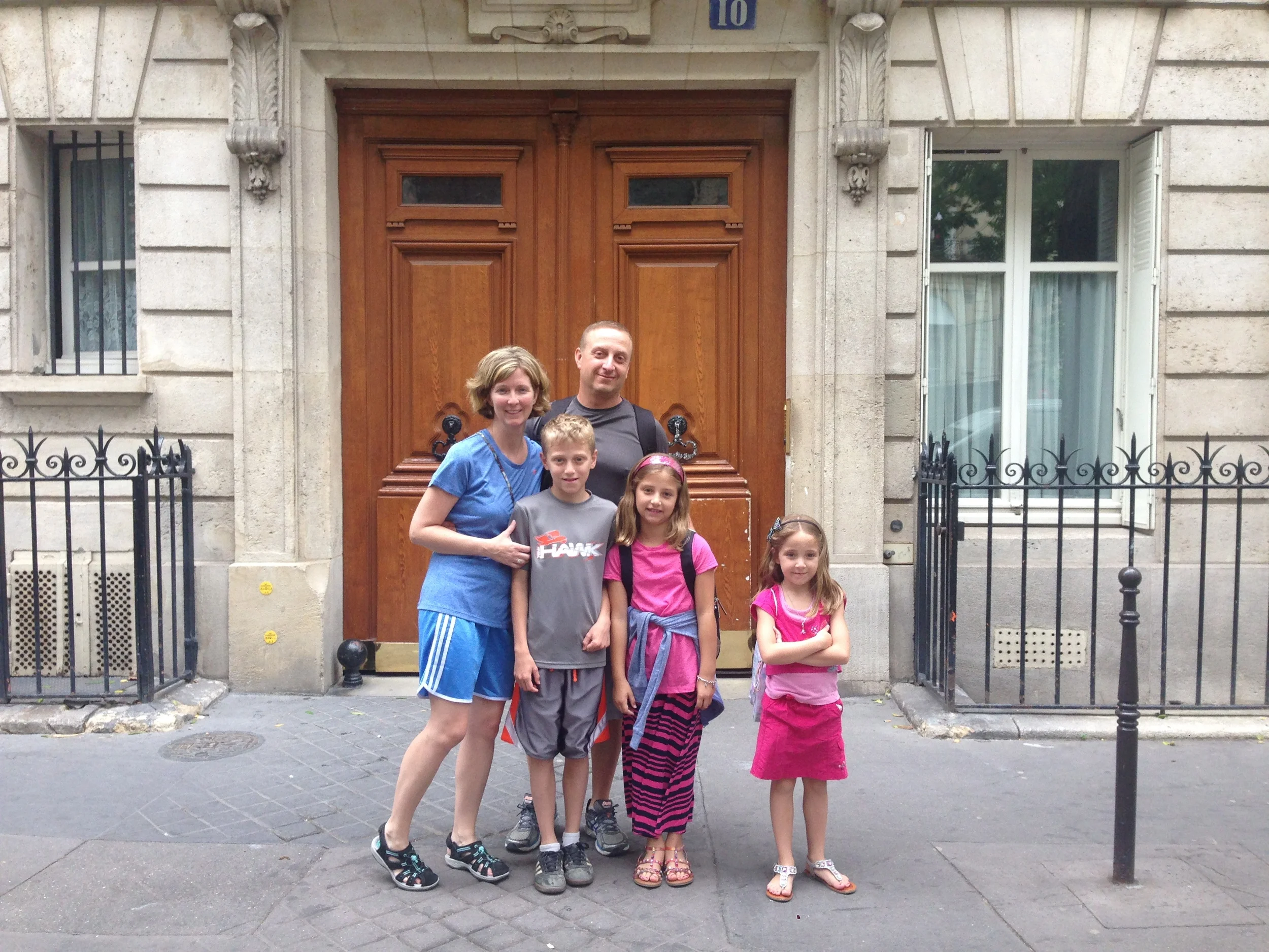 Au Revoir to our last guests while living in Paris!