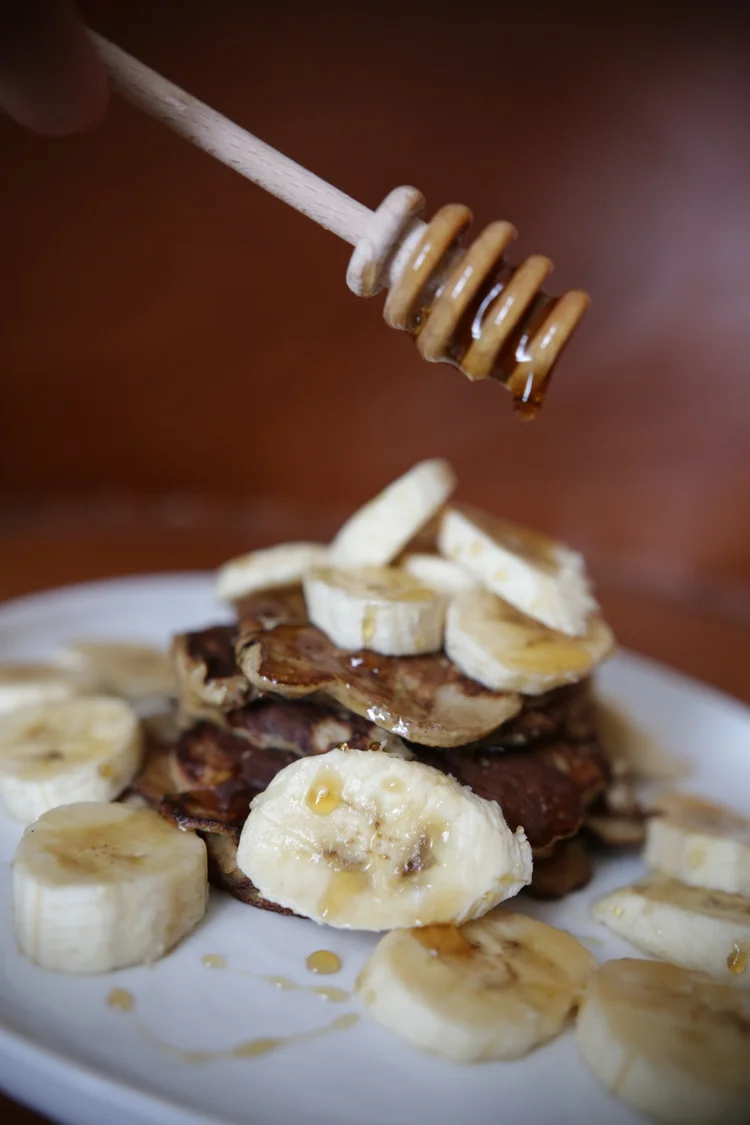 being cook: Cinnamon Chia Banana Pancakes 