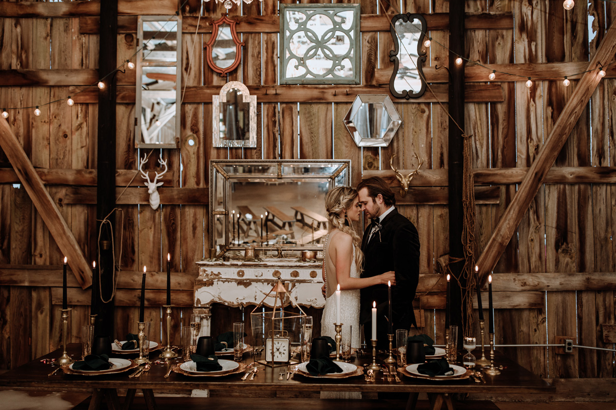 rustic-barn-winter-wedding-photo-inspo