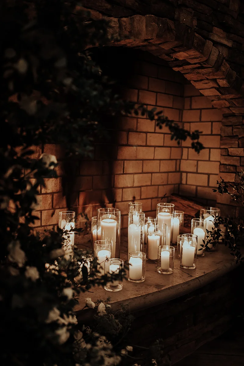 romantic-ceremony-in-winter-inspo