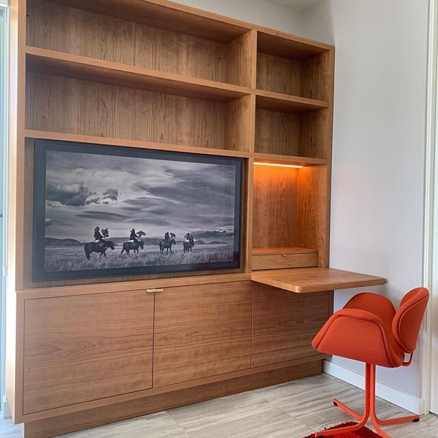 A recently completed wall unit, designed by @perrysayles for a beautiful Palm Springs residence. This was a really fun project, but I&rsquo;m definitely relieved it fit😬#furniture #interiordesign #interior #design #custommade #woodworking #palmsprin