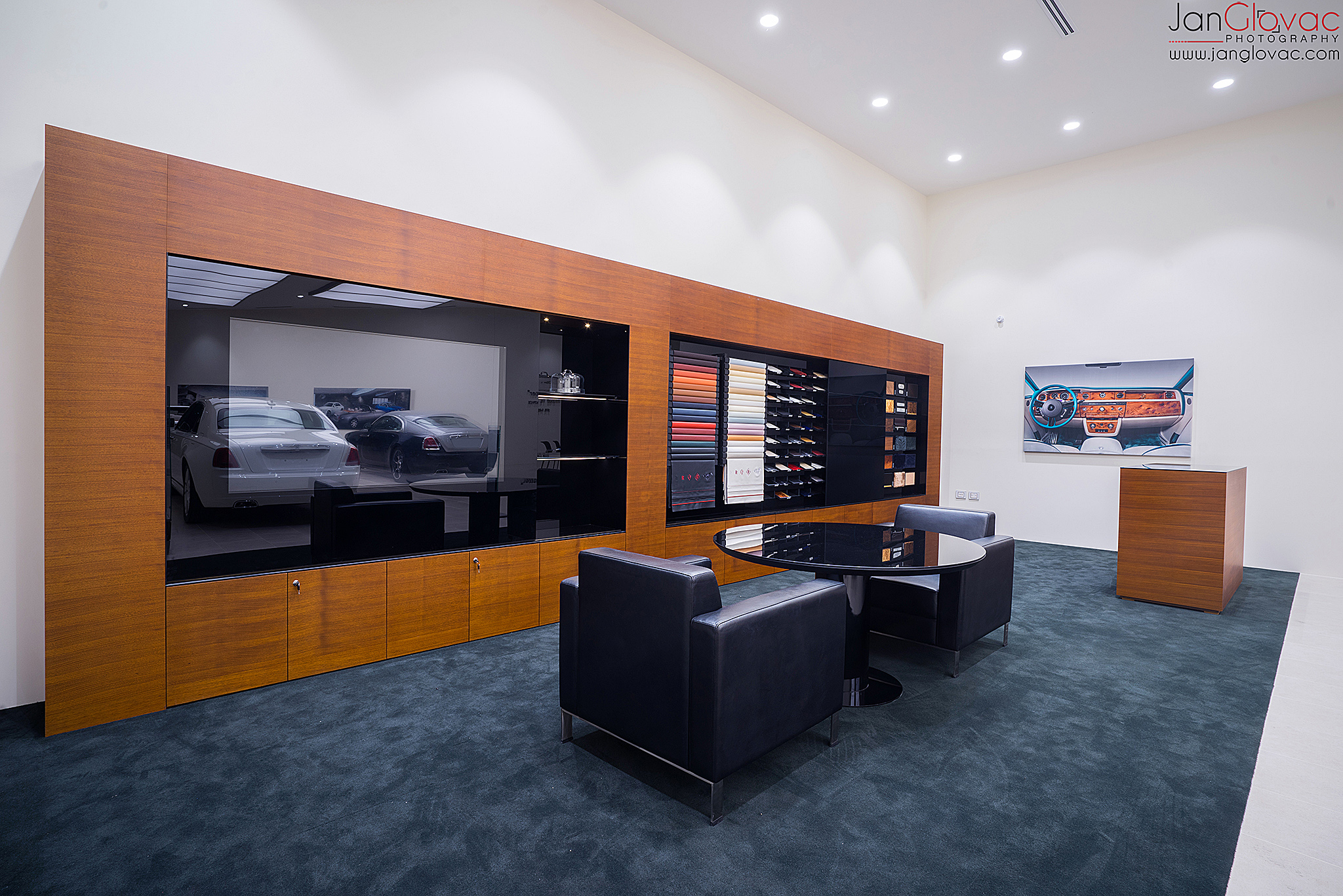 showroom_interior-5.jpg