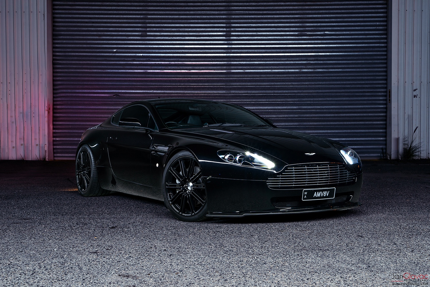 AstonMartin_4.jpg