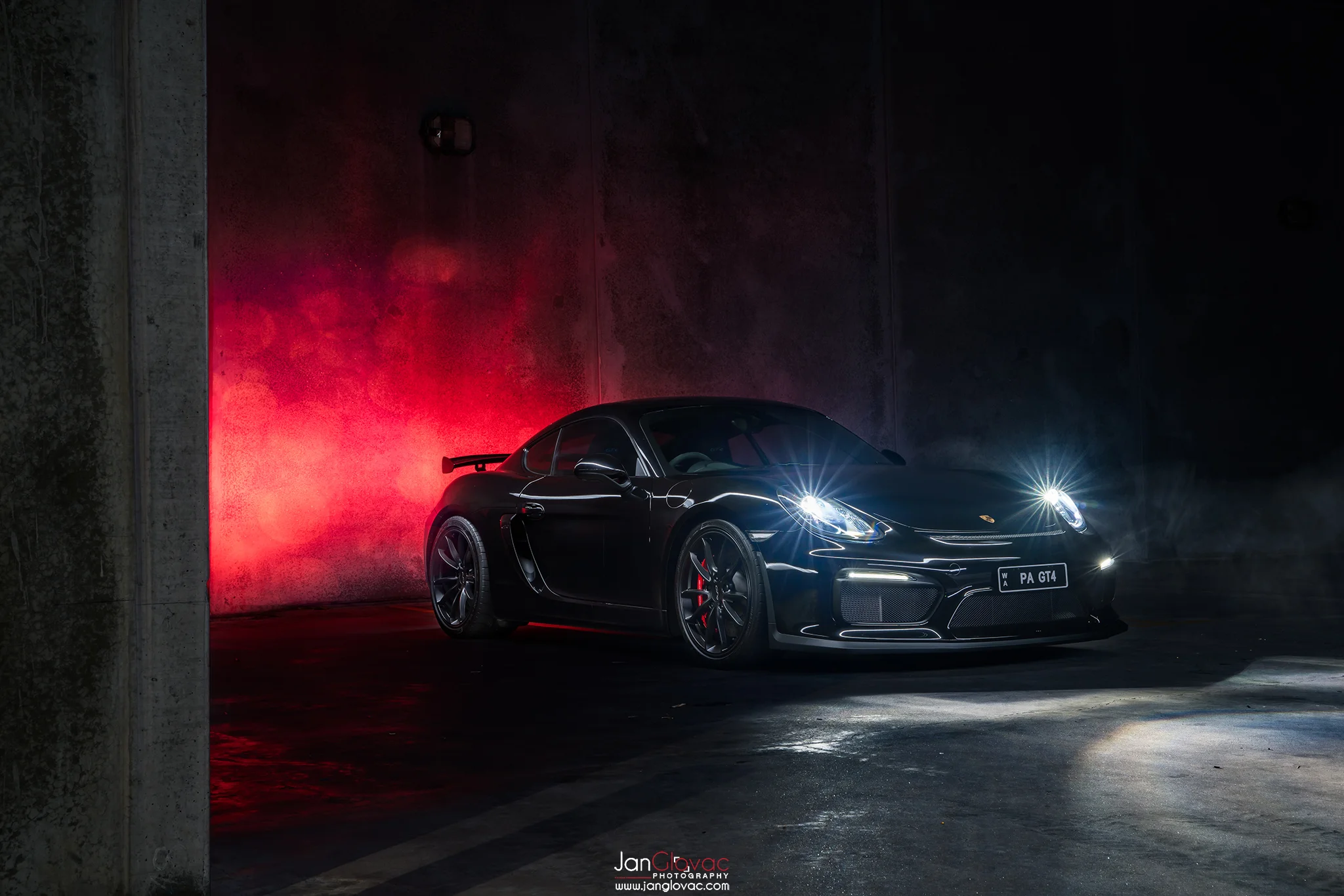 cayman_gt4_1.jpg