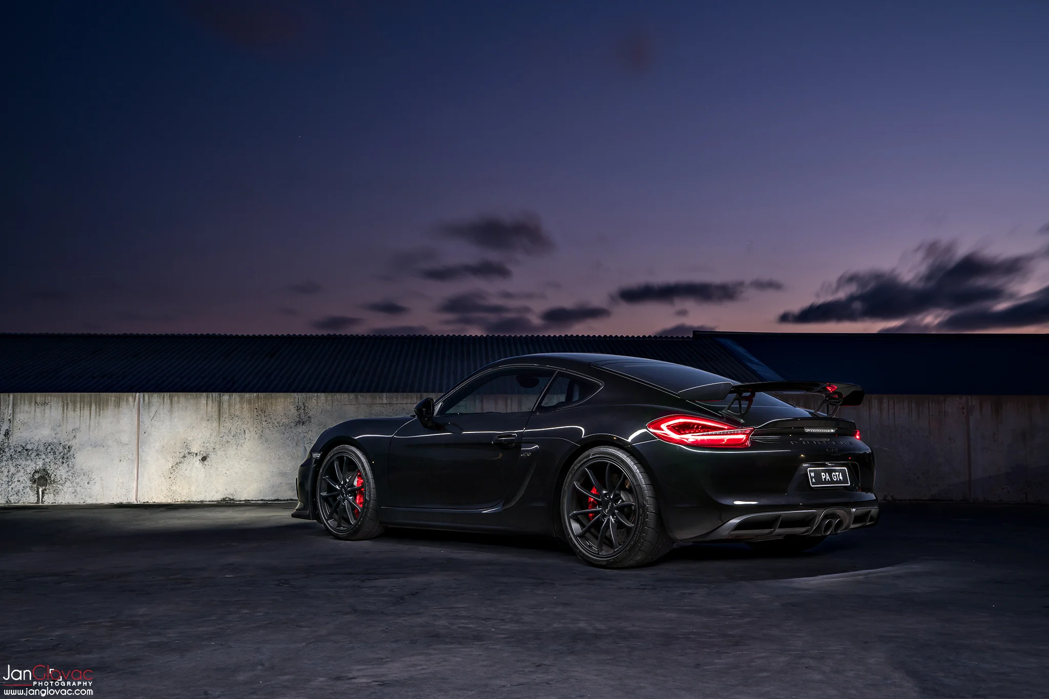 cayman_gt4_2.jpg