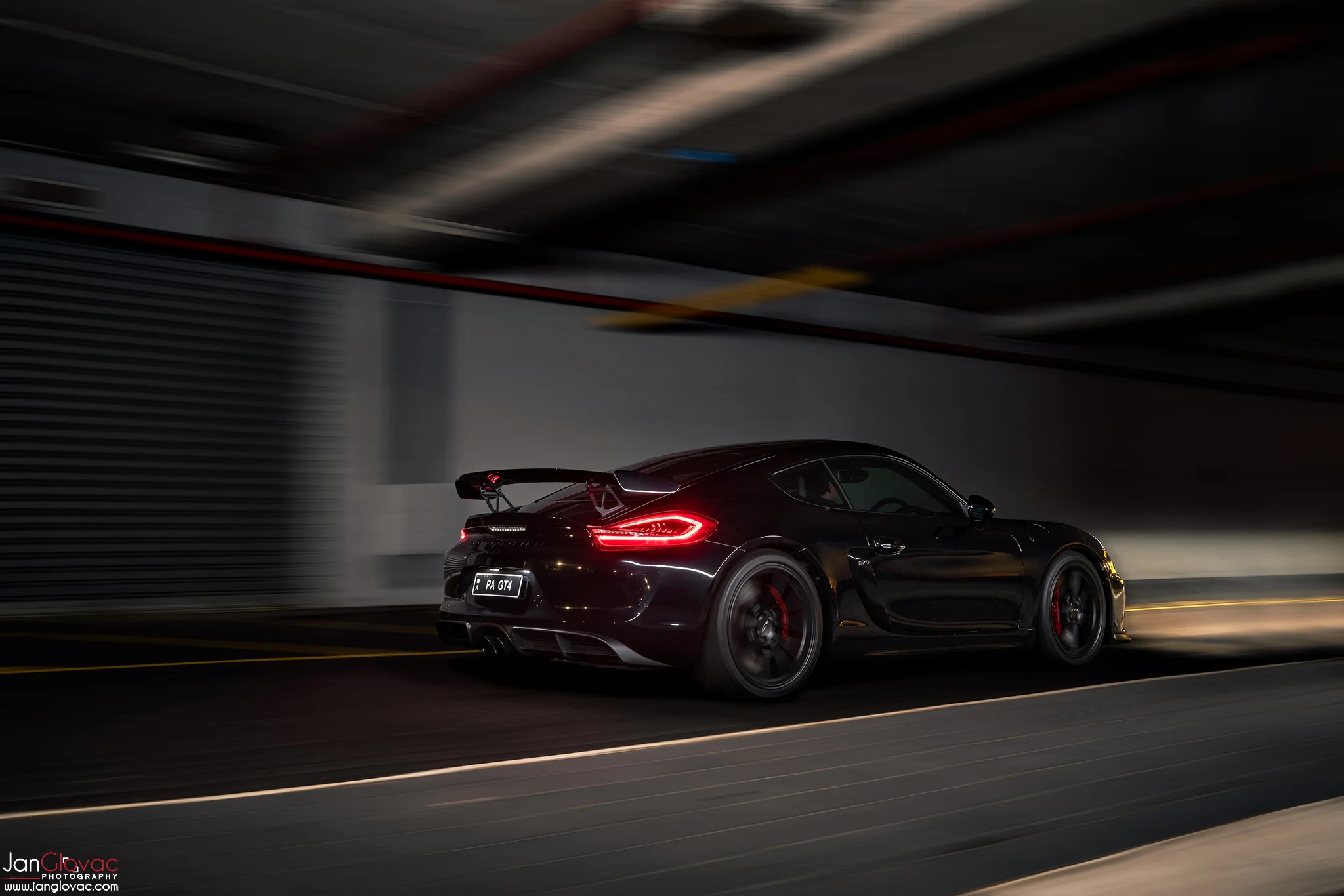 cayman_gt4_4.jpg