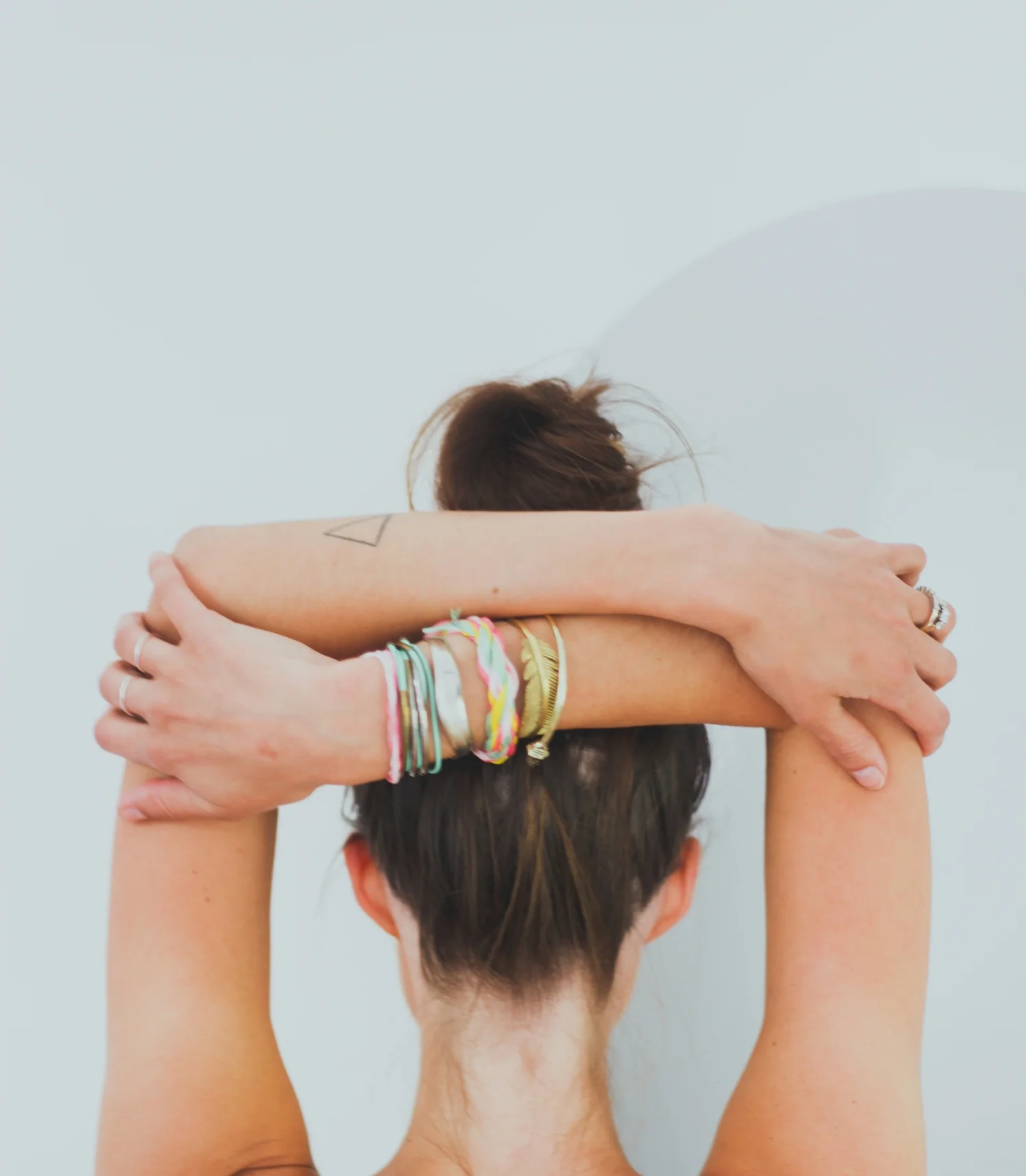 DIY friendship bracelet on LULULEMON blog.jpg