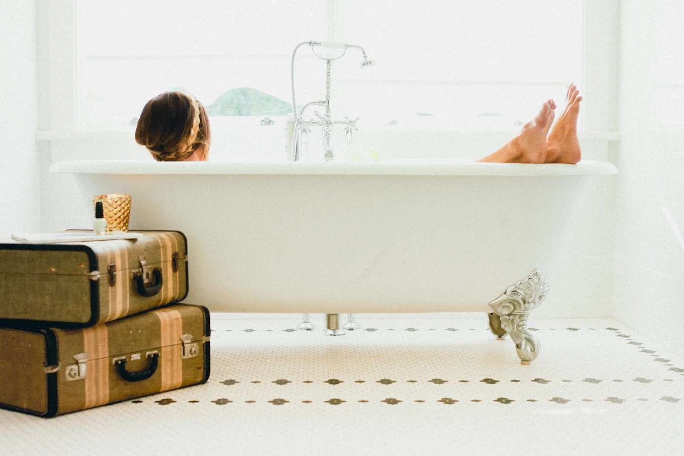 Relaxing in a warm bath with Skintimate-5.jpg