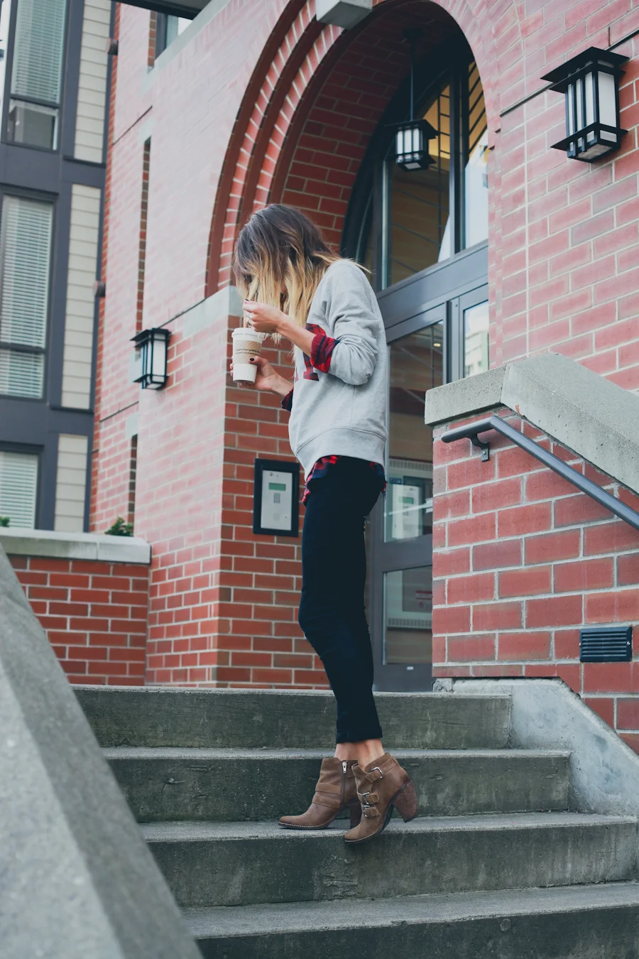 GAP Styld.by - Plaid-Grey Sweater-5.jpg