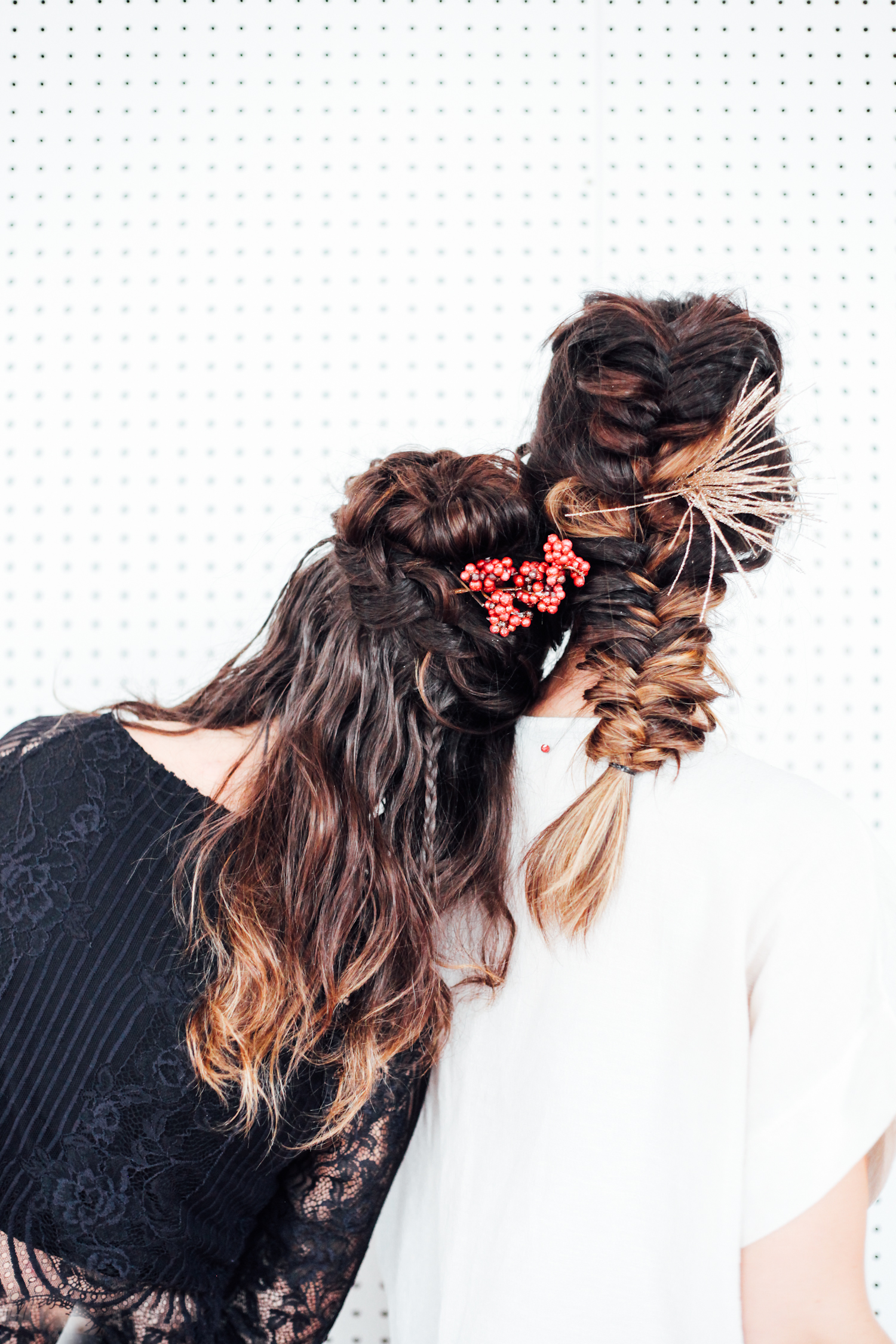 Happy holidays from us and Kassinka! Head on over this way to see more tutorials from her and get Lindsay's tutorial here . 