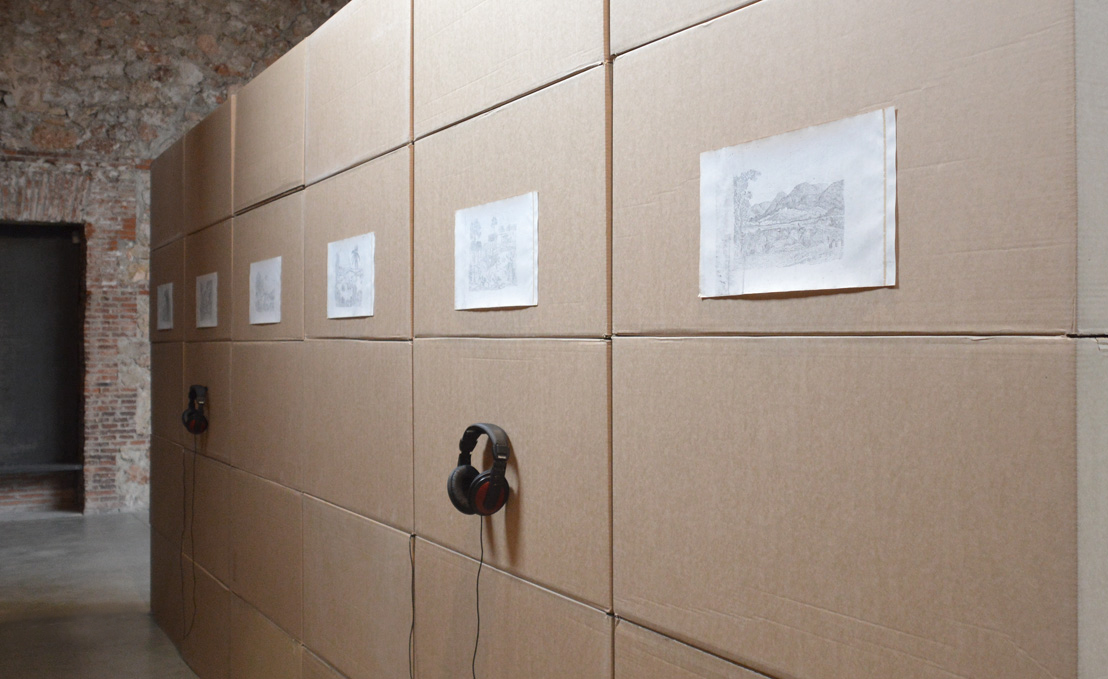 New Universal Geography. Suburd of History: from the general to the particular, 2013. Installation, books, hahnemühle photopaper, mimeograph´s cliches, mimeograph´prints, corn, tobacco, yucca, vine, audio locution . Nueva Geografía Universal. Suburbio de la Historia: de lo general a lo particular , 2013. Instalación, libros, hahnemühle fotografía, clichés de mimeógrafo, impresiones de mimeógrafo, maíz, tabaco, yuca, liana, audios locuciones. 3. The third part of the installation is composed of prints made out of the clichés, which have been turned into mimeographs. This realisation of the images of the clichés and their embodiment on paper, is the result of previous research of documentation from Bibliothéque Nationale de France and the British Library. From the information I tried to find similar places on the Island of Vieques, making clichés that would make more of the documentation I had uncovered. Alongside these images will be a series of audio extracts in which one will be able to listen to relative utterances from contemporary texts by geographers and thinkers based on the thoughts of Reclus, with the peculiarity that they are read in Spanish, three of them by Spaniards and another three by people from other countries. The list of phrases is as follows: Oeste sobre la superficie del globo , F. Ferretti. De la geografía del Estado a la geografía de los poderes , Marie-France Prévôt-Schapira. Hegemonía y colonialismo , F. Ferretti. La identidad de Europa. Articulación costera y libertad ciudadana , F. Ferretti. Cambios de proceso , Blanca Rebeca Ramírez Velázquez. Geografía electoral, región y democracia en la geopolítica crítica francesa , Jaime Preciado Coronado (continue) 3. La tercera parte de la instalación la componen, por un lado las impresiones obtenidas de los clichés que realicé con un mimeógrafo. Esta realización de las imágenes en los clichés y posteriormente en papel, son fruto de la búsqueda previa de documentación en la Bibliothéque Nationale de France y en la British Library. Y a partir de esa información traté de buscar sitios similares en la Isla de Vieques, haciendo clichés de lo que veía más la documentación que había encontrado. Junto a estas imágenes van dispuestos una serie de audios en los cuales se podrán escuchar respectivas locuciones sobre textos actuales de geógrafos y pensadores basados en los pensamientos de Reclus, con la particularidad que están leídos en español, tres de ellos por españoles y otros tres por personas de otros países. El listado de locuciones es el siguiente: Este y Oeste sobre la superficie del globo , F. Ferretti. De la geografía del Estado a la geografía de los poderes , Marie-France Prévôt-Schapira. Hegemonía y colonialismo , F. Ferretti. La identidad de Europa. Articulación costera y libertad ciudadana , F. Ferretti. Cambios de proceso , Blanca Rebeca Ramírez Velázquez. Geografía electoral, región y democracia en la geopolítica crítica francesa, Jaime Preciado Coronado (continúa)