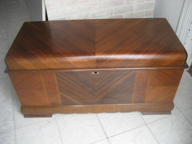 Deco "Waterfall" chest ca.1930 SOLD