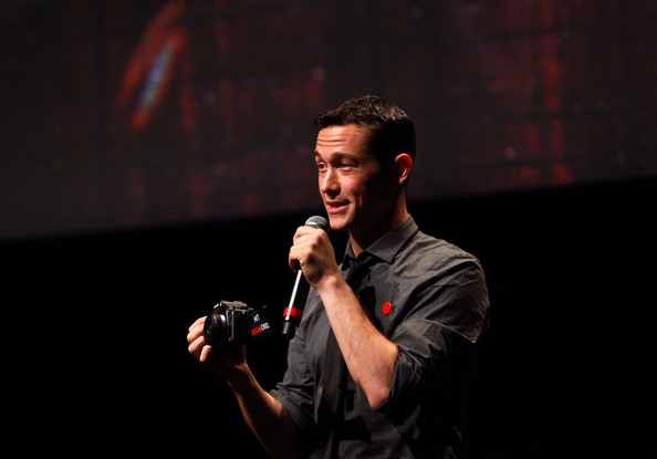 Joseph-Gordon-Levitt-joseph-gordon-levitt-30704654-594-415-1.jpg