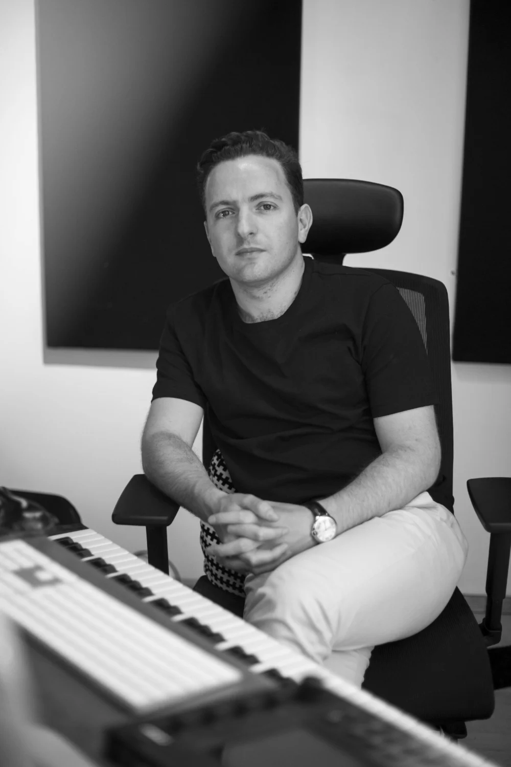 Eric_Portrait_EDM_1_GREY.jpg