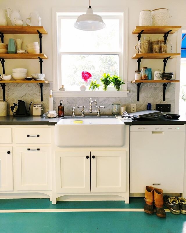 Kitchen in the time of COVID. (TBH, this is really clean for me) 🤫🤗
#thatturquoisekitchen