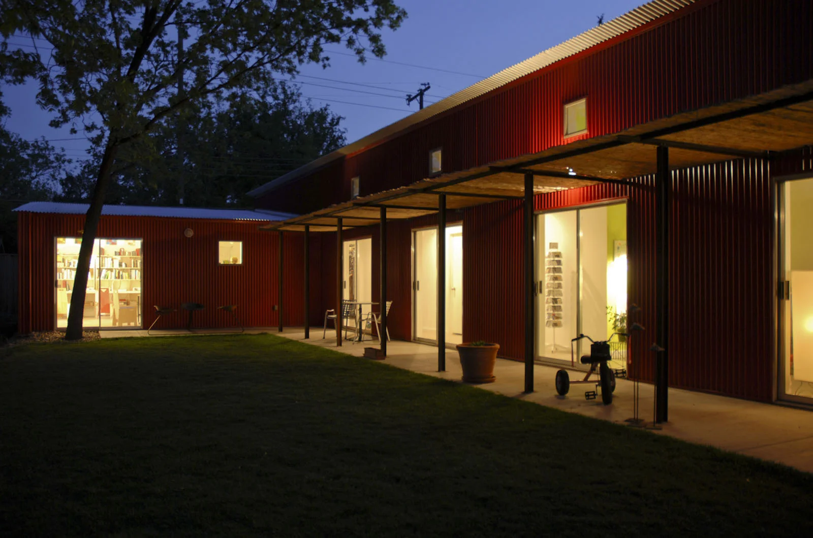 courtyard_nightshot_03_web.jpg
