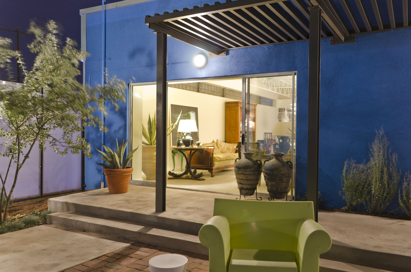 13_courtyard_dusk_web.jpg