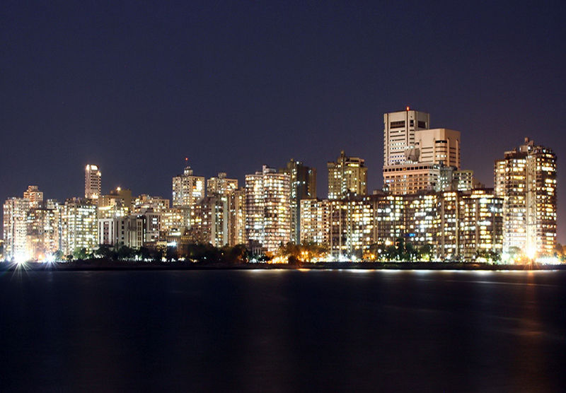 Downtown Mumbai, India | Photo by Jasvipul Chawla
