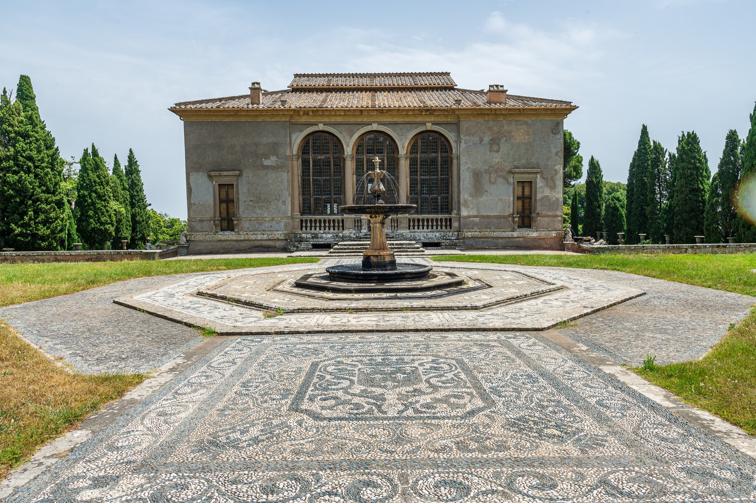 fountain-gardens-villa-farnese-pentagonal-mansion-caprarola-lazio-italy.jpg
