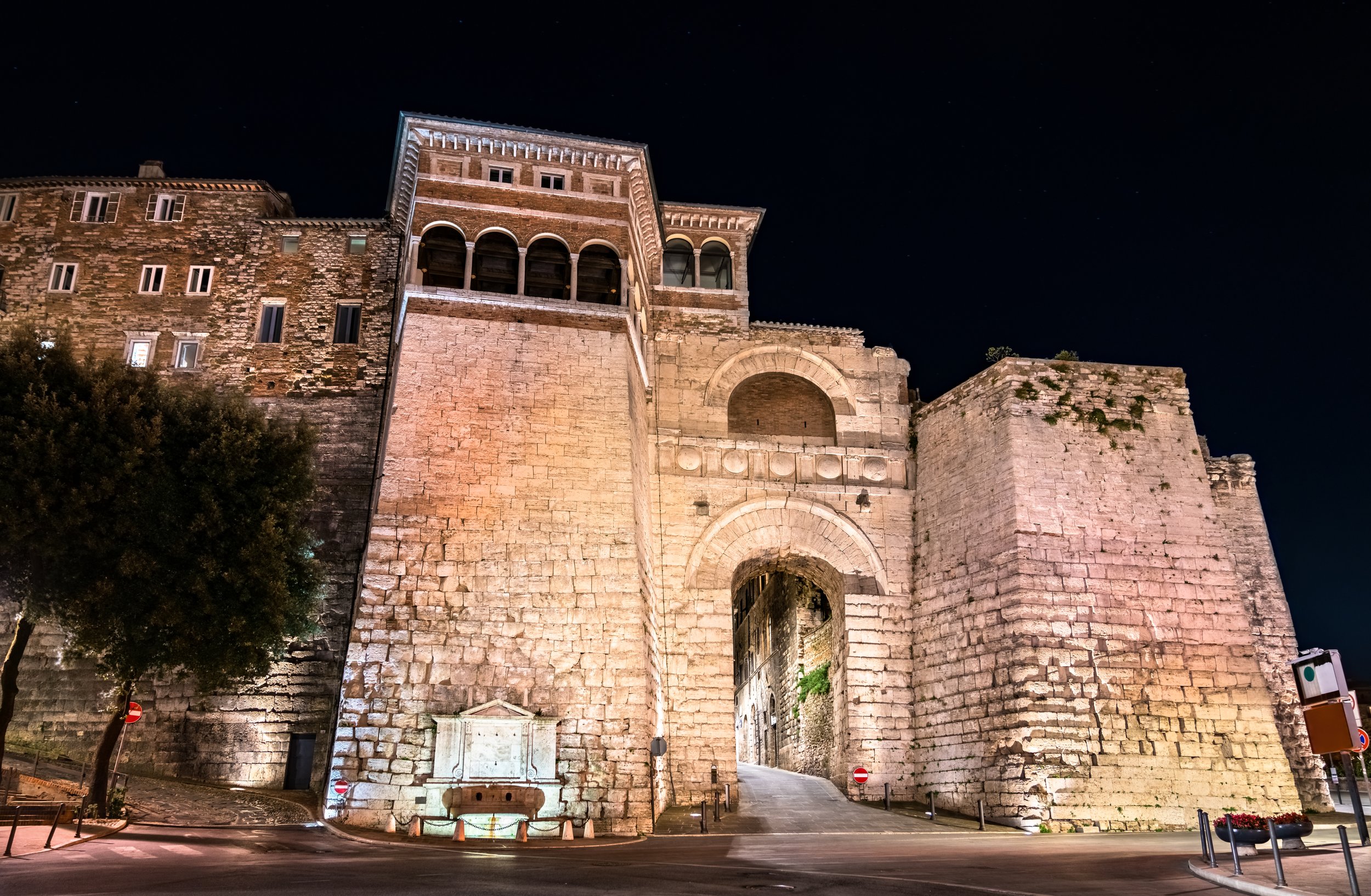 etruscan-arch-augustus-gate-perugia-italy.jpg