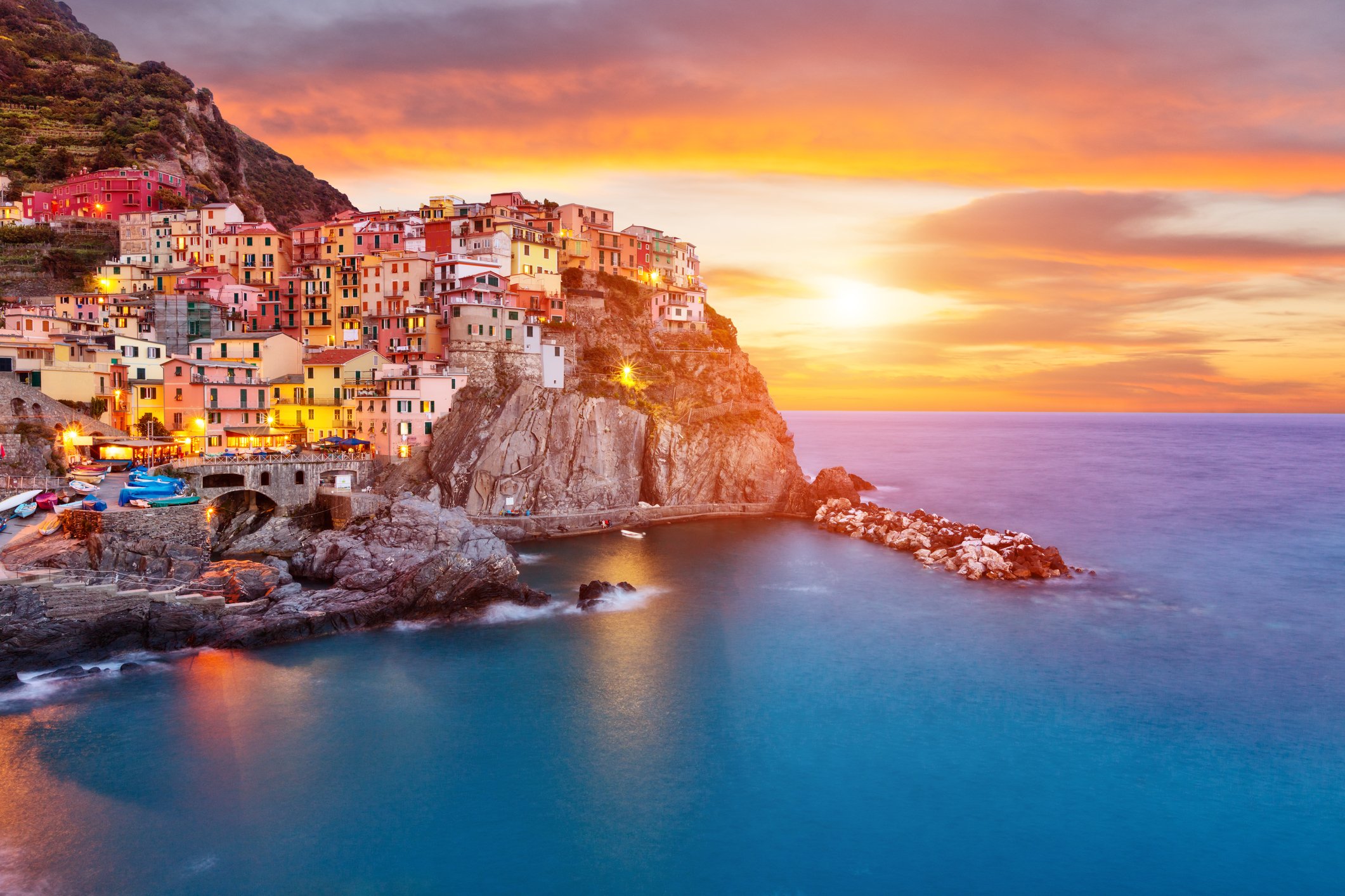 dreamstime_m_71334415 Manarola_Cinque Terre by Jakub Gojda.jpg