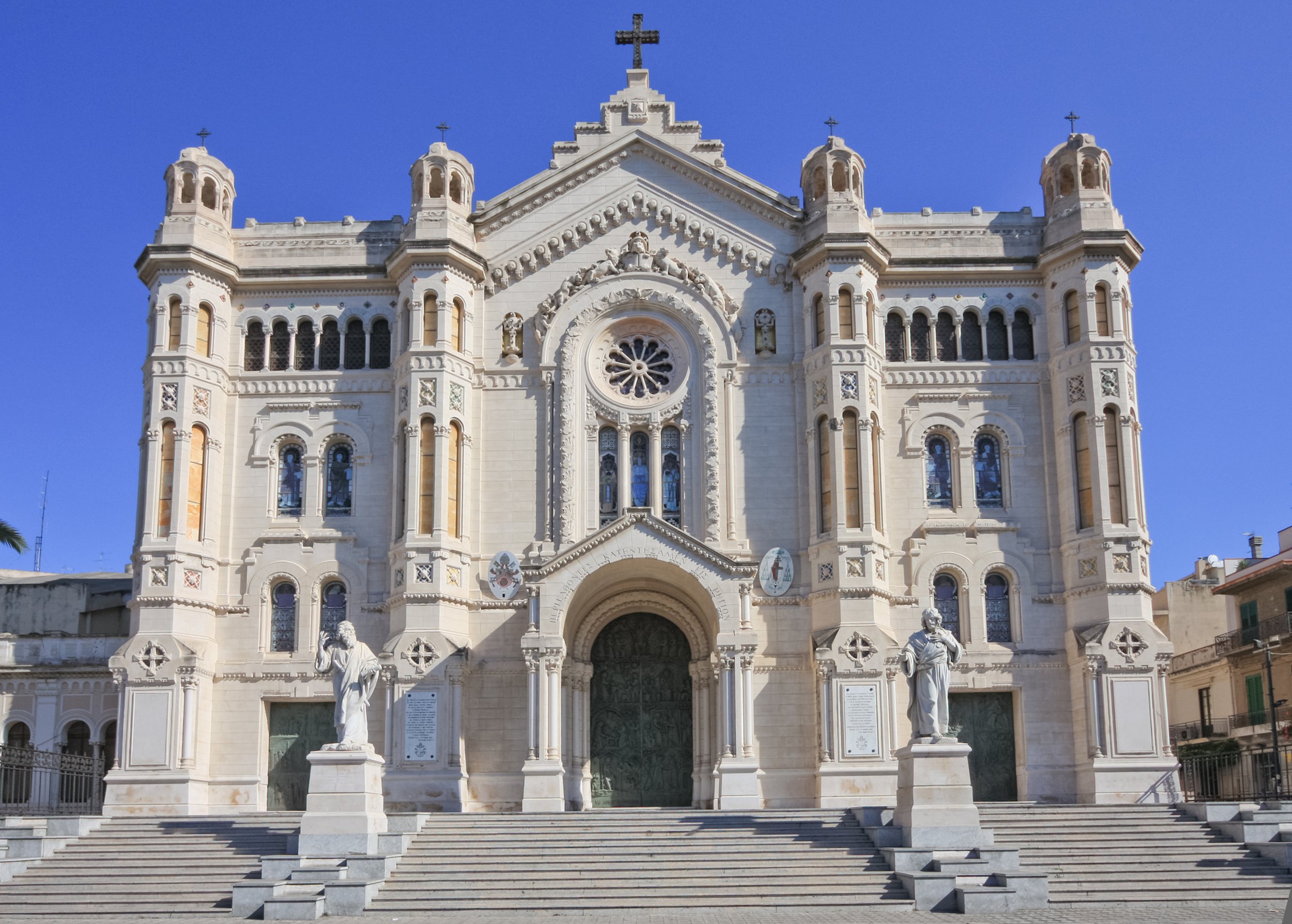 dreamstime_l_23675705 Cathedral of Reggio Calabria  © Quanthem.jpg