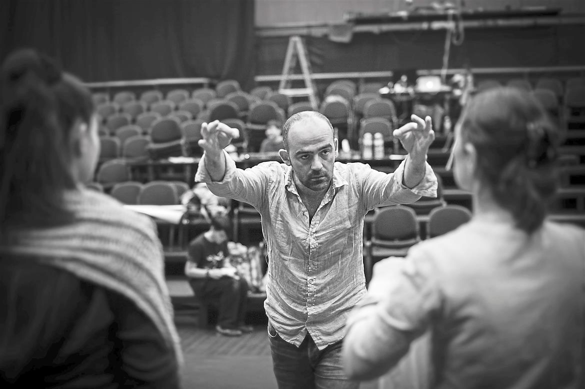 ‘The show is about observing people, their life, their behaviour, their interests, things that are worrying them, their problems and their joys,’ says Estevez about ‘Pulse’. Photo: Manifesto Poetico