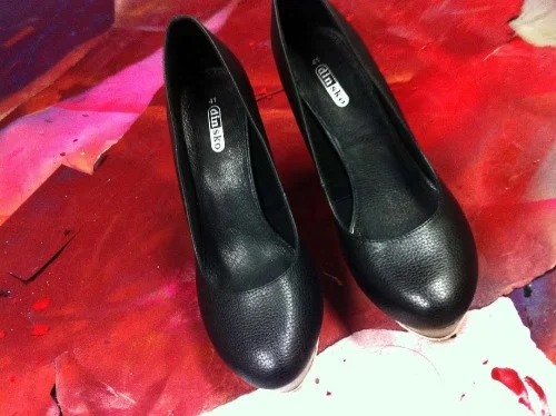 Anna_Lidstrom_DIY_FlowrShoes1.jpg